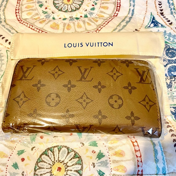 Louis Vuitton Look a Like Purse and Wallet - Picture 11 of 12